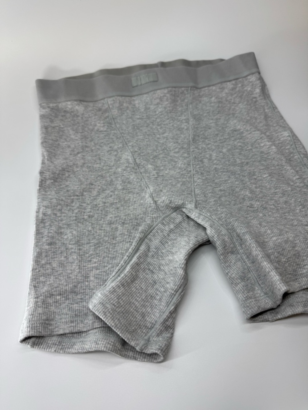 Skims Light Heather Grey Ribbed Boxers NWT Medium - Picture 3 of 8